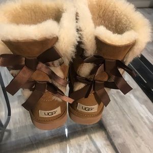 UGGS Australia Women’s Bailey Bow Boots size8